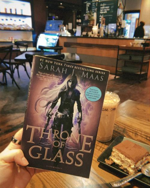 Throne of Glass original cover