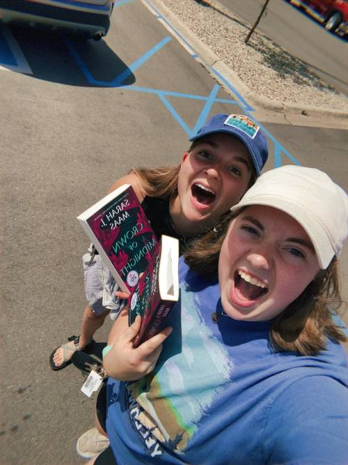 reading crown of midnight with friends