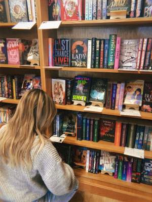 book shopping